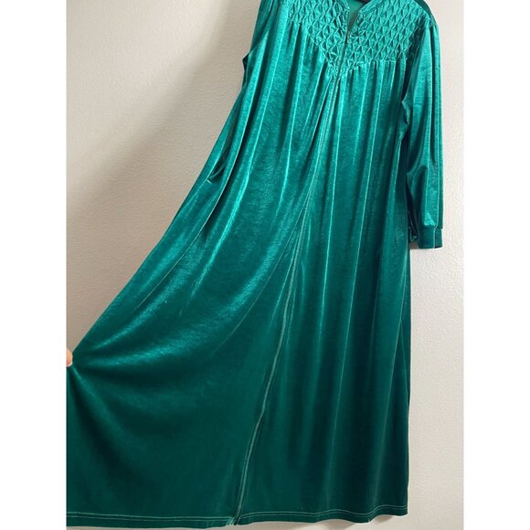 Vermont Country Store Womens XL Full Length Green Velour Robe Smocked Yoke - Picture 8 of 9